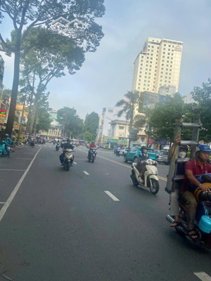 bán nhà mặt tiền lạc long quân ( ngay ngã tư lạc long& quân âu cơ) p10, tb.dt;4x20,1tr4l, giá:18 tỷ