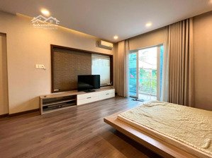 chính chủ bán nhà biệt thự đường trường sơn, phường 2, quận tân bình. dt: 10x30m, 4 tầng giá 47 tỷ