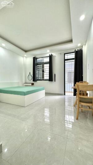 Cho Thuê Phòng Ban Công Tách Bếp Bình Thạnh