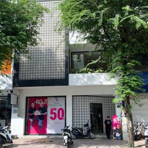 cho thuê nhà mặt phố hàn thuyên 120m, 7 tầng, mặt tiền 6m - có thang máy, đầy đủ pccc