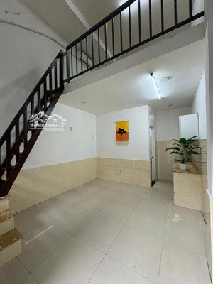 nhà nguyên căn ngay lê đức thọ sẵn máy lạnh