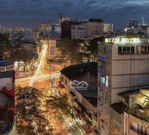 siêu hiếm trục đường đỗ bá, trục đường thông biển, thông sông 10.5m, bán nhà 4 tầng kiên cố đỗ bá