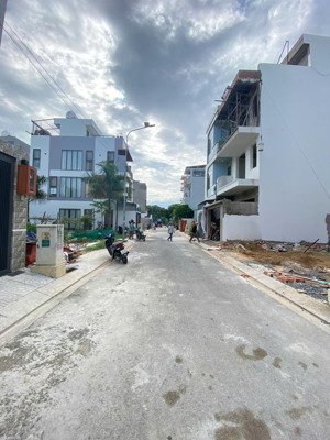 đất 55.8m2 chỉ 3,2 tỷ - hsxd cao - kdc quy hoạch bài bản - vị trí vô cùng đẹp - kh nhanh tay ạ