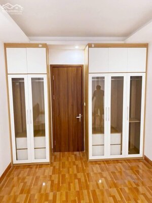 - Cho thuê nhà 4 tầng kỳ thủy , Bích hoà 3 phòng ngủ, 3 vệ sinh, full nội thất , giá chỉ 6 tr