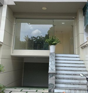 cho thuê nguyên tầng trệt him lam kênh tẻ 16 triệu