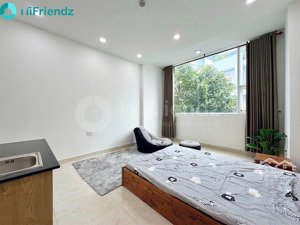 phòng có cửa sổ thoáng đầy đủ nội thất gần đại học công nghiệp và đại học văn lang gò vấp