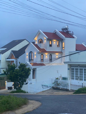bán nhà kqh ngô quyền, đà lạt vị trí đẹp, nhà hiện đại, full nội thất chỉ 10.9 tỷ