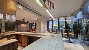 bán căn nhà 114m2 79 tỷ 8 tầng mặt tiền 9,5m mặt phố lạc long quân tây hồ