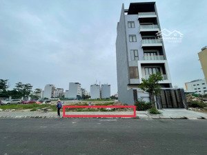 bán đất lô 26 đường lê hồng phong - ngô quyền - dt 105m - mt7m - hướng đông nam . lh 