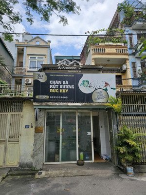 nhà mặt đường lớn 60m2 kết hợp kho xưởng và ở. không chung chủ. vỉa hè rộng ô tô tải quay đầu