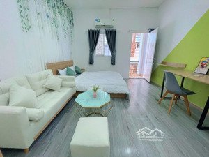 cho thuê căn ban công, tách bếp, thoáng mát, đầy đủ nội thất, chỉ cần sách balo vào ở