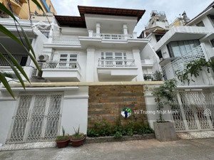 biệt thự phố nguyễn thành ý, quận 1, dt 180m2 (13 x 15m) - trệt 2 lầu sân vườn - giá 55 tỷ