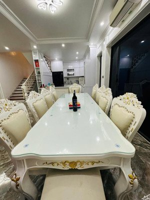 cho thuê biệt thự ngô gia tự gara riêng ô tô đỗ thoải mái