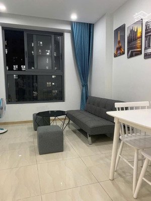 chính chủ cho thuê ch bcons garden 2pn 2wc logia tầng thấp có giường,máy lạnh 5.3tr/tháng,cọc 1th