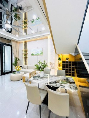 siêu hot nhà 2 tầng trung tâm hải châu, giá chỉ nhỉnh 4 tỷ, nhà kiên cố cách hoàng diệu