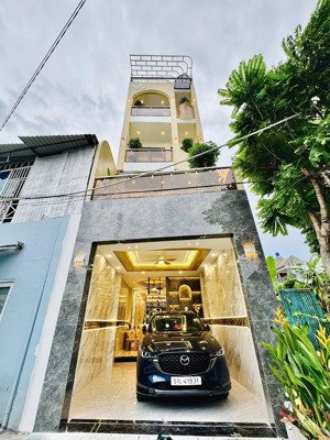 bán nhà 2mt trước sau hxh 1/ nguyễn văn khối, p8, dt: 3,9x18m, 3 lầu 5pn 6wc 1 gara xe hơi