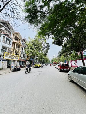 bán nhà phân lô kđt xa la, hà đông, 125m2, 6 tầng thang máy, 19.7 tỷ, trục chính đường rộng