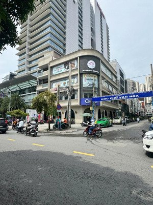 siêu vị trí hàm cá mập cách mạng tháng 8 - tòa nhà viettel & hà đô centrosa - ga metro dân chủ