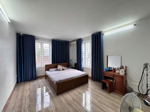 bán nhà phố ngũ nhạc - quận hoàng mai - dân xây chất - 20m ra mặt phố - 40m - giá chỉ 5.618