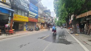 mặt phố đê la thành - cạnh ngã tư cầu giấy - kinh doanh sầm uất
60m2 5 tầng 20.5 tỷ