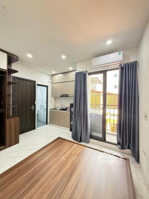 siêu phẩm cầu giấy: ccmn lô góc 7 tầng 10p giá 16.5 tỷ (cg152523)