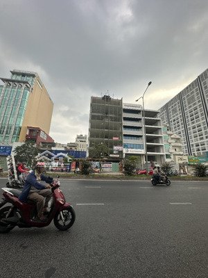 6580m2 mặt tiền nơ trang long, mặt tiền 35m giá 450 tỷ. quy hoạch xây chung cư cao tầng