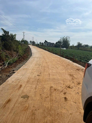 bán 6000m2 đất đức trọng lô góc 2 mặt tiền có 50m mặt tiền giá 4,8 tỷ