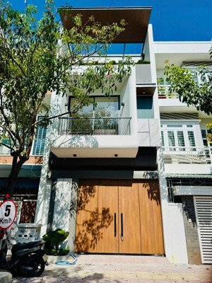 bán nhà đẹp hiện đại mặt tiền nguyễn thị minh khai gần biển bãi sau vt giá 12 tỷ tl