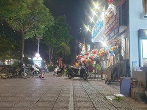 bán nhà phường giang biên - mặt phố lớn - vỉa hè - kinh doanh sầm uất diện tích rộng - giá bình dân