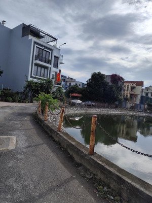 bán đất khu phân lô vỉa hè ôtô tránh view hồ đầm tránh 65m² , mt 4m giá 8,6 tỷ .