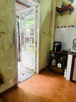 cần bán căn nhà bên hông trường mầm non vĩnh ngọc, cách kđt vĩnh điềm trung chỉ 200m