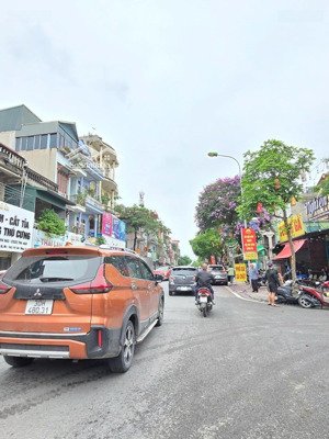 nhà 3 tầng mặt phố sài đồng mặt tiền gần 4m kinh doanh sáng rực ngày đêm
