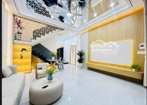 nhà 2 tầng kiệt 3 mét hoàng diệu, hải châu, đà nẵng.
- vị trí: cách đường chính 20m, gần chợ mới