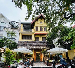 chủ nhà gửi bán nhà biệt thự mặt phố nguyễn thị định: 220m2,4 tầng,mt:14m.giá: 130tỷ.lh: 