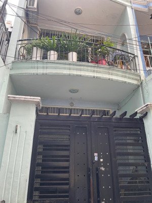 cc cần bán nhanh nhà hẻm lạc long quân,tân bình,hồ chí minh lh chị hằng giá 6,7 tỷ