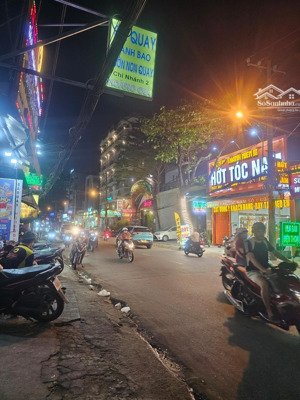 phân chia tài sản: diện tích lớn hiếm 4*14m - khu vực tiện ích - giá 6tỷ05 thương lượng