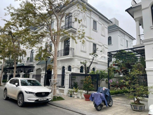 bán nhà song lập venice imperial 144m2 full nội thất có thang máy giá nhỉnh 19 tỷ