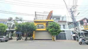 cho thuê nhà 12 lạc long quân ngang 8,5m ngay trung tâm thành phố nha trang