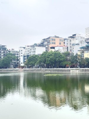 bán nhà 4 tầng mặt hồ ngọc khánh mặt phạm huy thông. diện tích: 35mv, mt: 8m. víp - giá: 22.6 tỷ