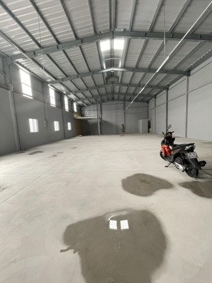cho thuê kho xưởng 450m2 _ trần bá giao_p5_ mới 100%_hệ thống điện nước đầy đủ_ đa nghành