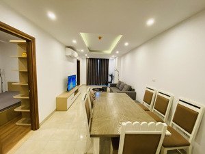 chính chủ bán căn hộ tại 110 cầu giấy center point 53m2, 2 ngủ ban công tây bắc, full đồ, sổ đỏ