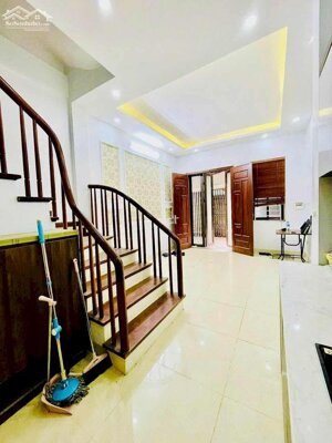 Bán nhà đẹp phố Pháo Đài Láng, Đống Đa 35m2, 5 tầng lô góc thoáng chỉ 7.55 tỷ