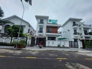 bán căn biệt thự khu phố mới hùng vương phường 9, tp. tuy hoà, phú yên. diện tích: 270m2(15*18)