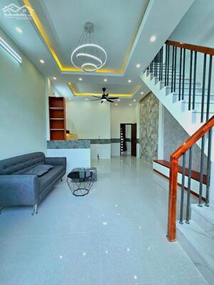 Bán nhà mới xây hoàn thiện 50m2 gần bệnh viện số 10