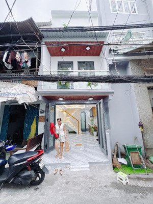 hàng hiếm tại trần văn đang, 3,65 tỷ, 20m2, 2pn, 2wc, 3 tầng, q3, hcm