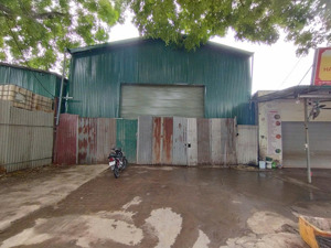 cho thuê kho đường hữu hưng, đại mỗ, nam từ liêm. dt 300m, cao 7m, điện 3fa, công đỗ cửa. giá 25tr
