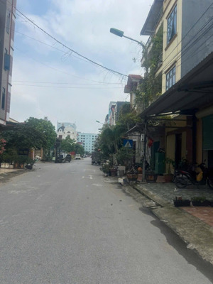 chỉ 4,x tỷ sở hữu ngay lô đất đẹp tại làn 2 - thôn đại sơn kế ngay chung cư hoa sơn