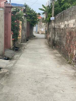Em giới thiệu tới khách hàng lô đất đẹp tại phường Thuỷ đường Nằm giữa khu dân cư đông đúc , hàng xóm thân thiện Đi bộ vài phút là ra tới nhà văn hoá, sân vận động,
