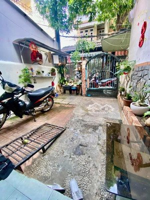 bán gấp nhà cấp 4 ngang 4m dài 30- xóm chiếu p14-quận 4-116m2- sát quận 1-shr- 7tỉ tl