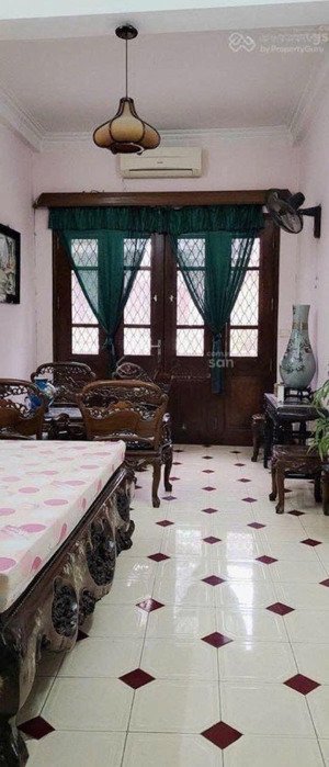 chính chủ gửi mặt phố hàng phèn. thông số đẹp, nhỏ xinh. 4 tầng. 60m2. q.hoàn kiếm. 42ty.!